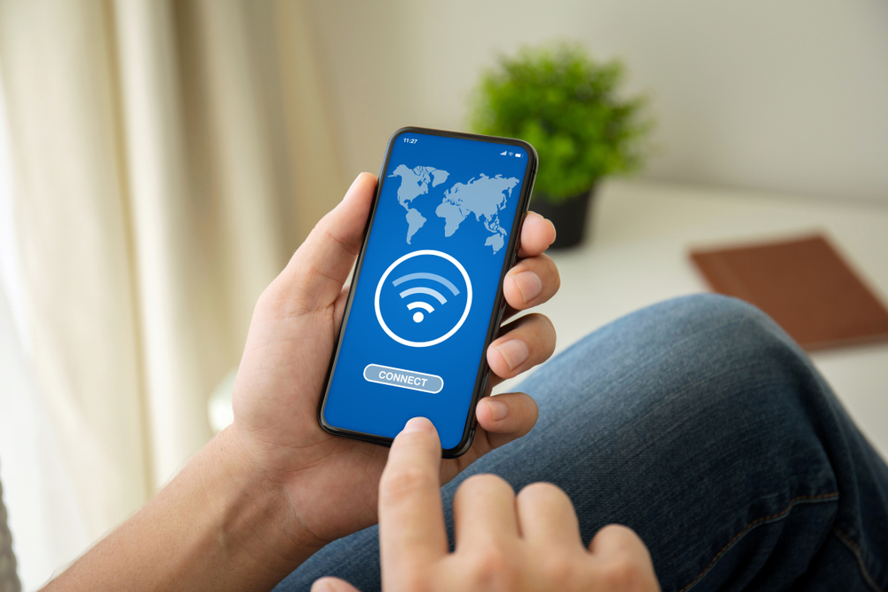 Finding Free Wi-Fi: Best Spots to Connect – Enjoy Travel Tips